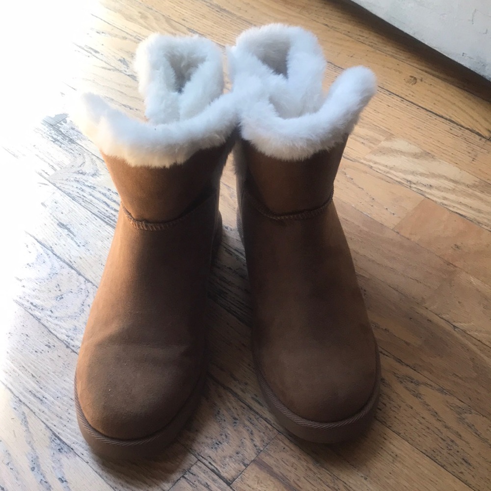 Juicy Couture fur lined boots
